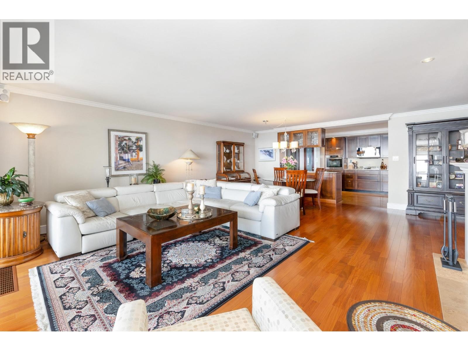 












33 2250 FOLKESTONE WAY

,
West Vancouver,




British Columbia
V7S2X7

