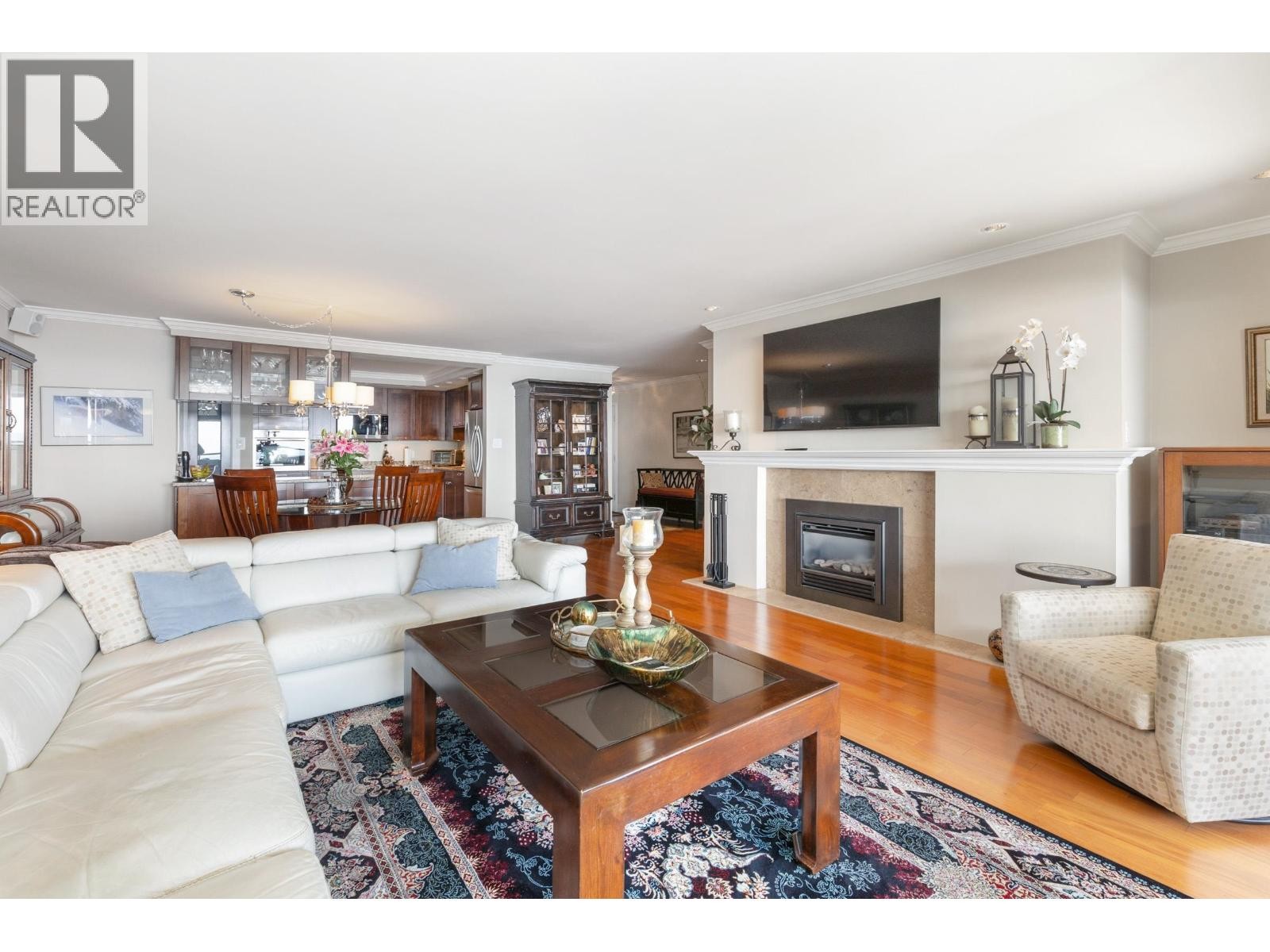 












33 2250 FOLKESTONE WAY

,
West Vancouver,




British Columbia
V7S2X7

