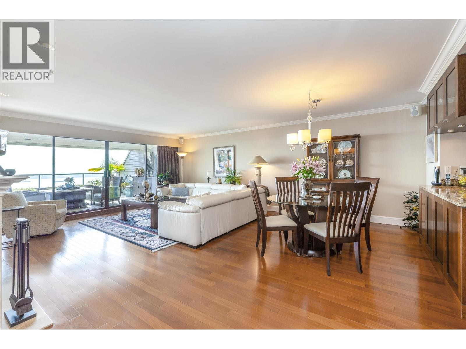 












33 2250 FOLKESTONE WAY

,
West Vancouver,




British Columbia
V7S2X7

