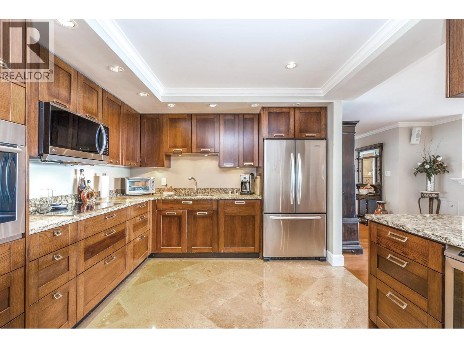 












33 2250 FOLKESTONE WAY

,
West Vancouver,




British Columbia
V7S2X7

