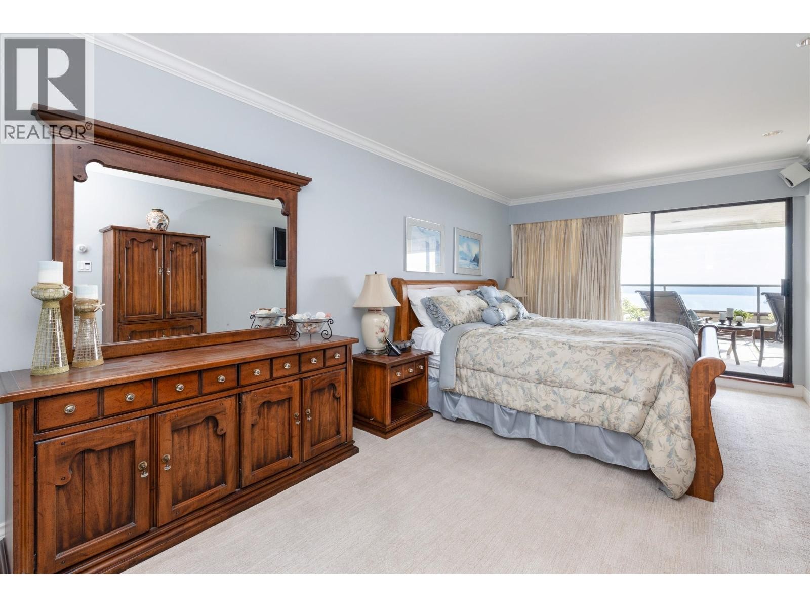 












33 2250 FOLKESTONE WAY

,
West Vancouver,




British Columbia
V7S2X7

