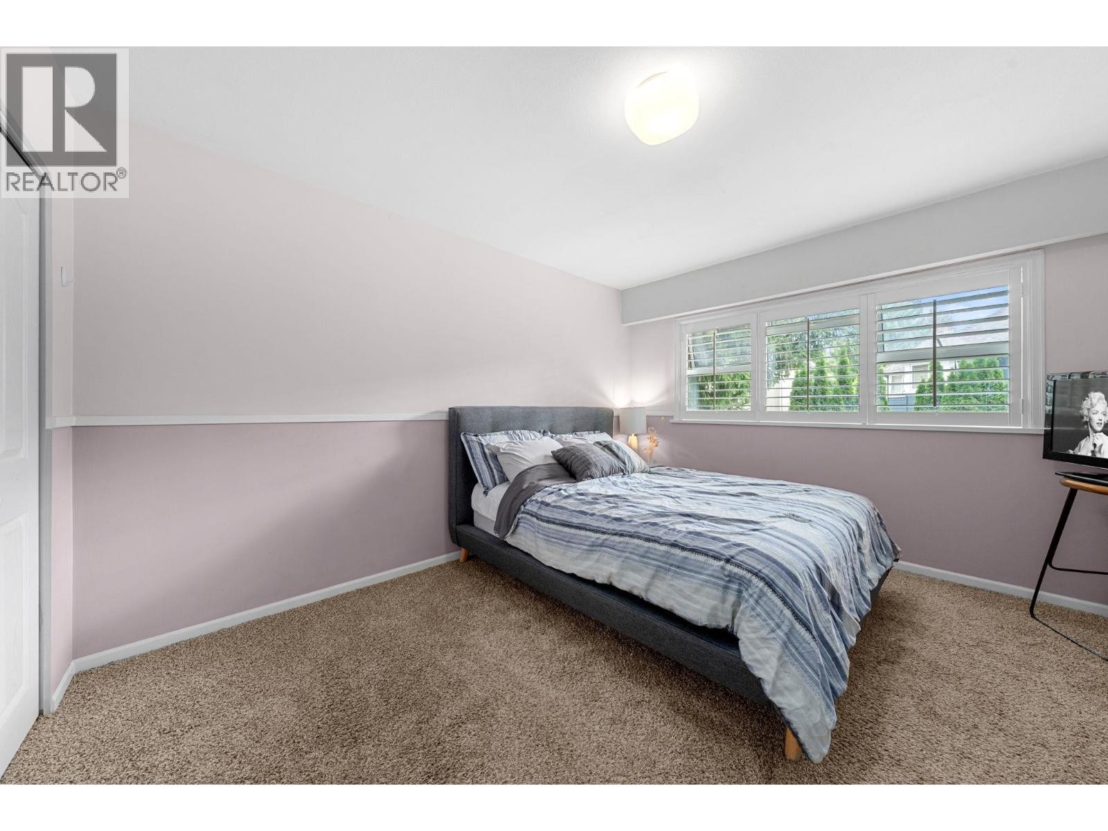 












3020 THORNCLIFFE DRIVE

,
North Vancouver,




British Columbia
V7R2T1

