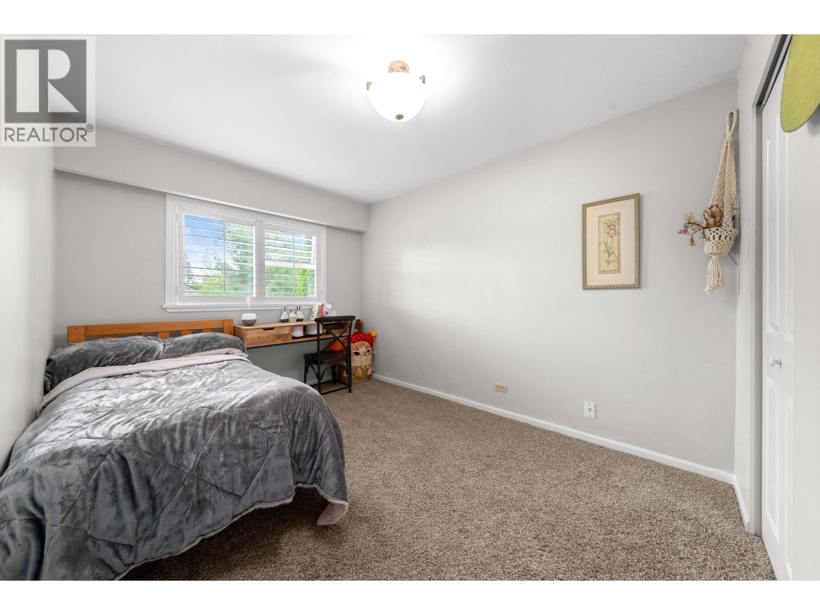












3020 THORNCLIFFE DRIVE

,
North Vancouver,




British Columbia
V7R2T1


