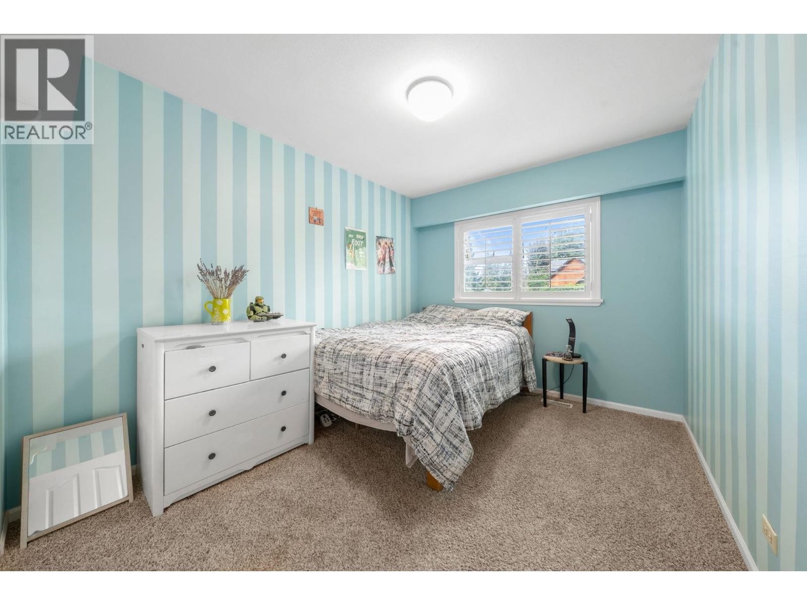 












3020 THORNCLIFFE DRIVE

,
North Vancouver,




British Columbia
V7R2T1

