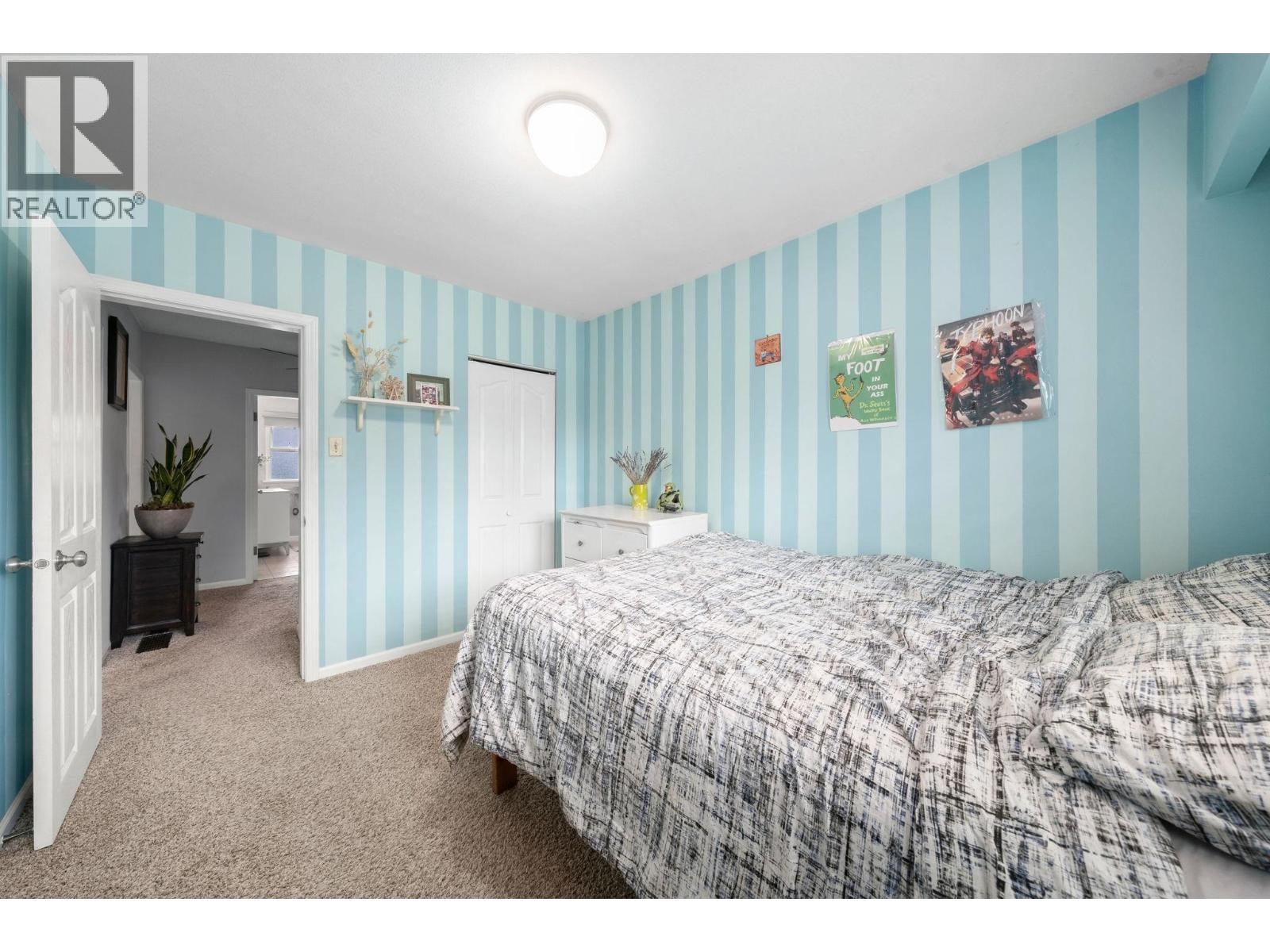












3020 THORNCLIFFE DRIVE

,
North Vancouver,




British Columbia
V7R2T1


