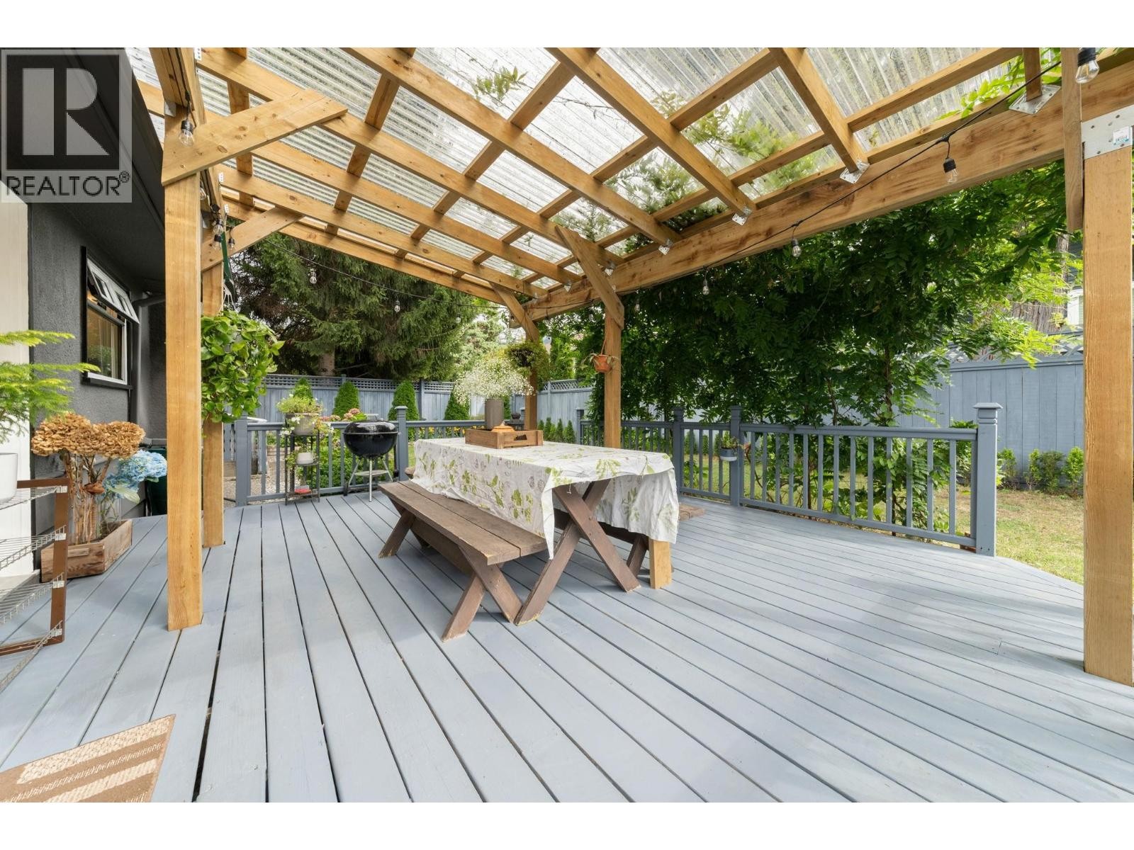 












3020 THORNCLIFFE DRIVE

,
North Vancouver,




British Columbia
V7R2T1

