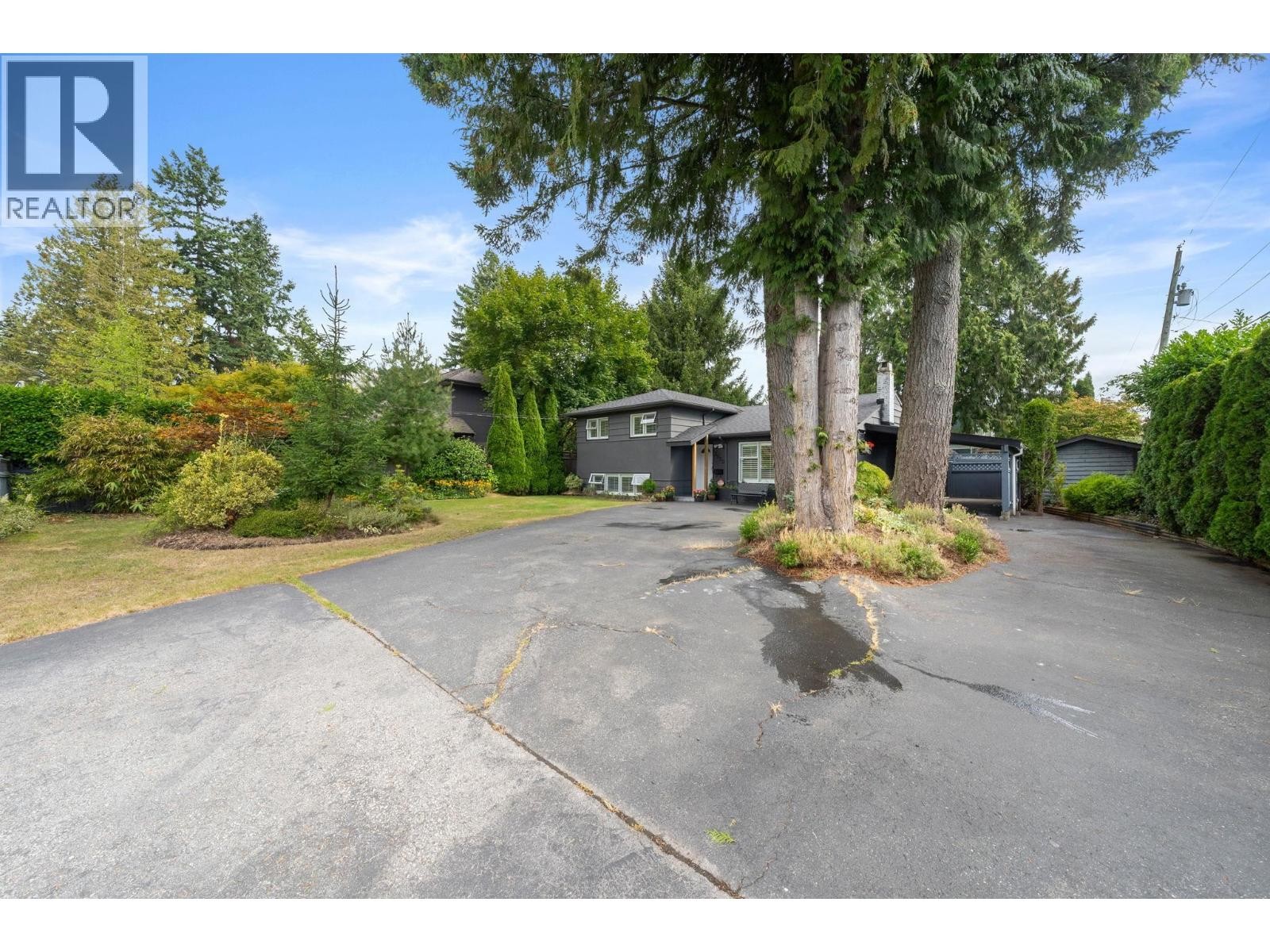 












3020 THORNCLIFFE DRIVE

,
North Vancouver,




British Columbia
V7R2T1

