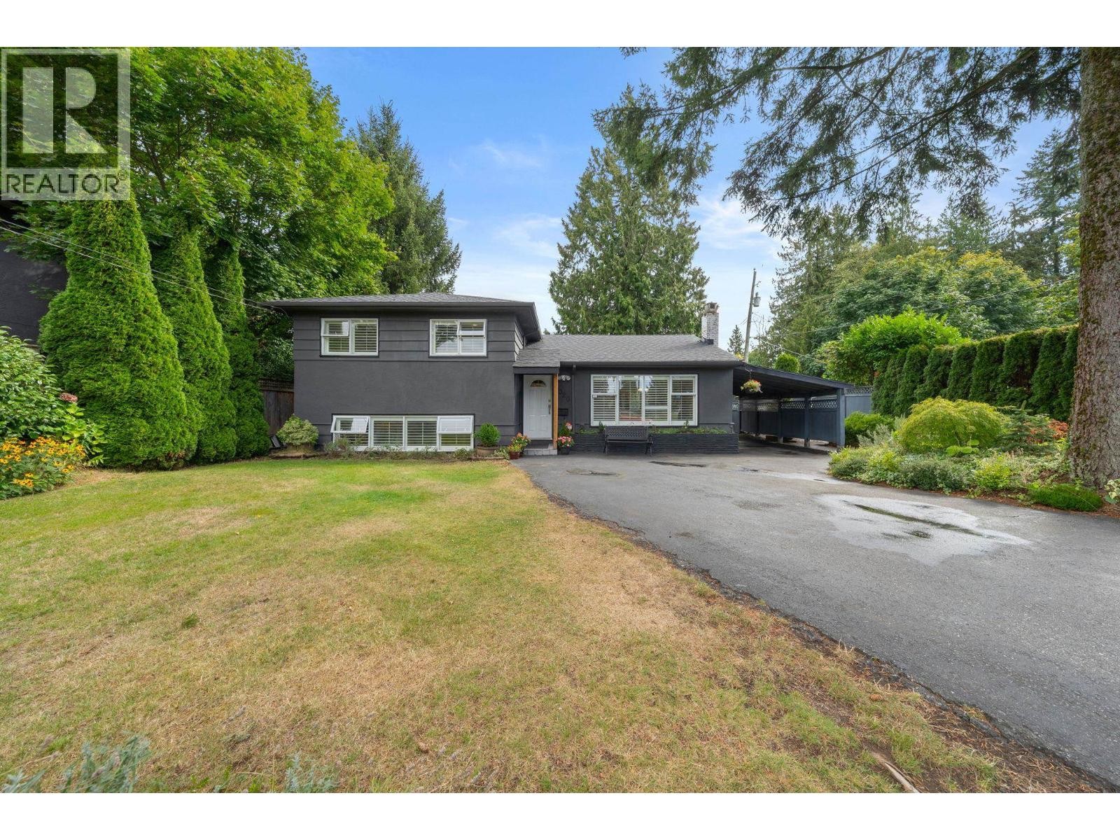 












3020 THORNCLIFFE DRIVE

,
North Vancouver,




British Columbia
V7R2T1

