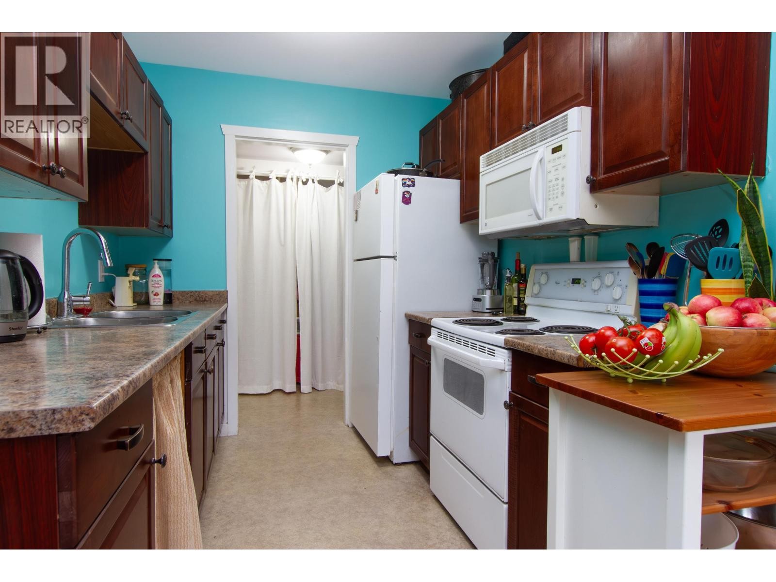 












35 38175 WESTWAY AVENUE

,
Squamish,




British Columbia
V8B0A5

