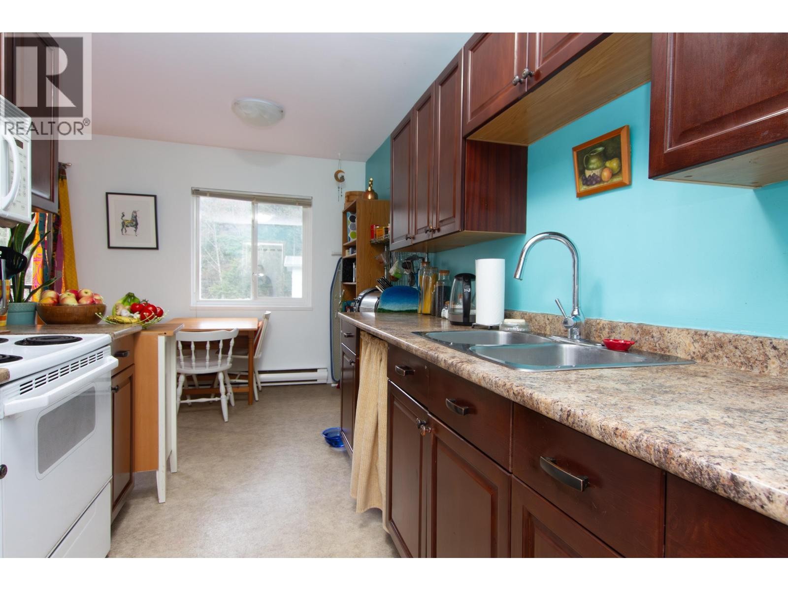 












35 38175 WESTWAY AVENUE

,
Squamish,




British Columbia
V8B0A5

