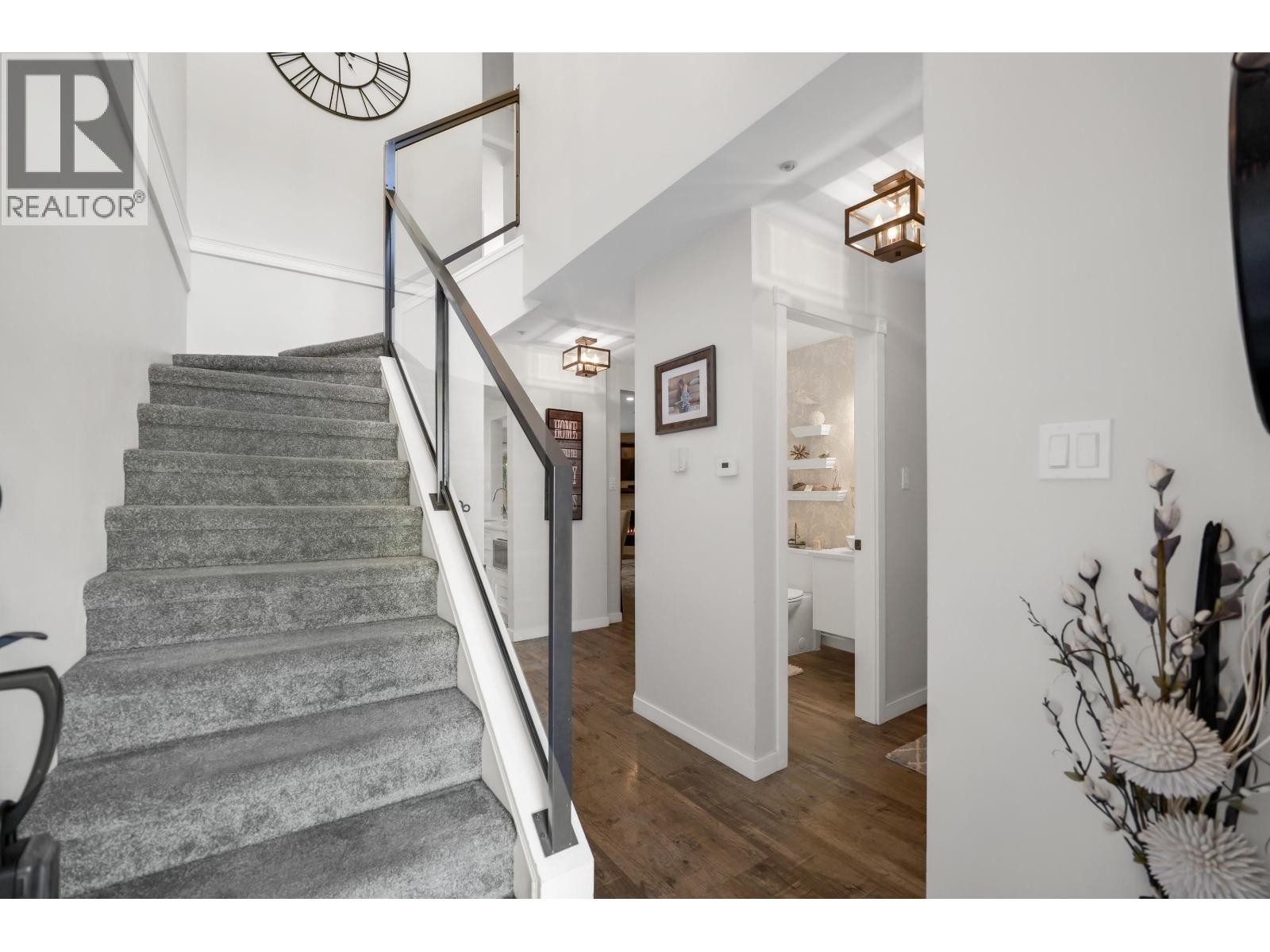 












10 2401 MAMQUAM ROAD

,
Squamish,




British Columbia
V8B0H6

