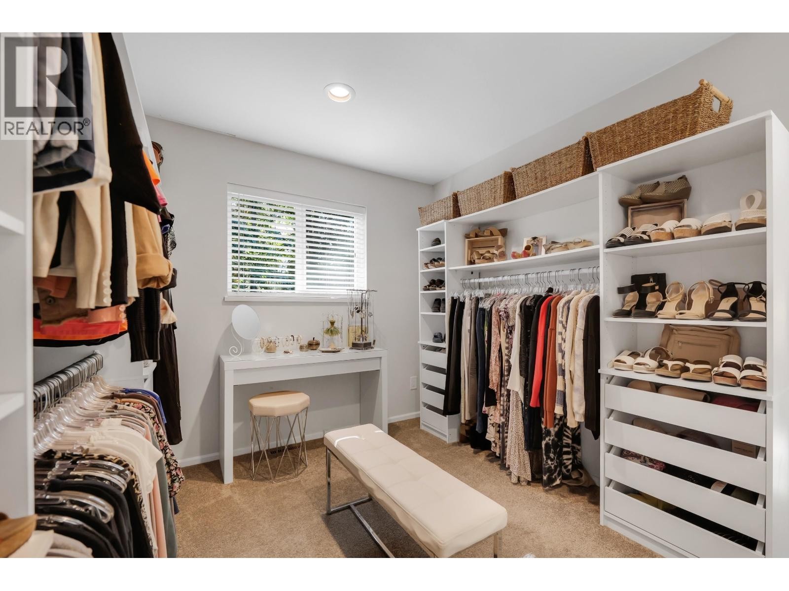 












10 2401 MAMQUAM ROAD

,
Squamish,




British Columbia
V8B0H6

