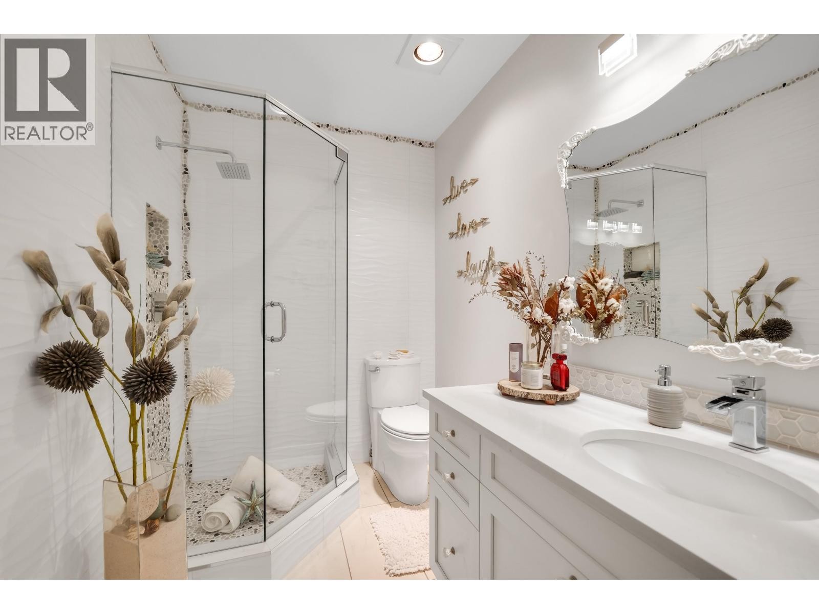 












10 2401 MAMQUAM ROAD

,
Squamish,




British Columbia
V8B0H6

