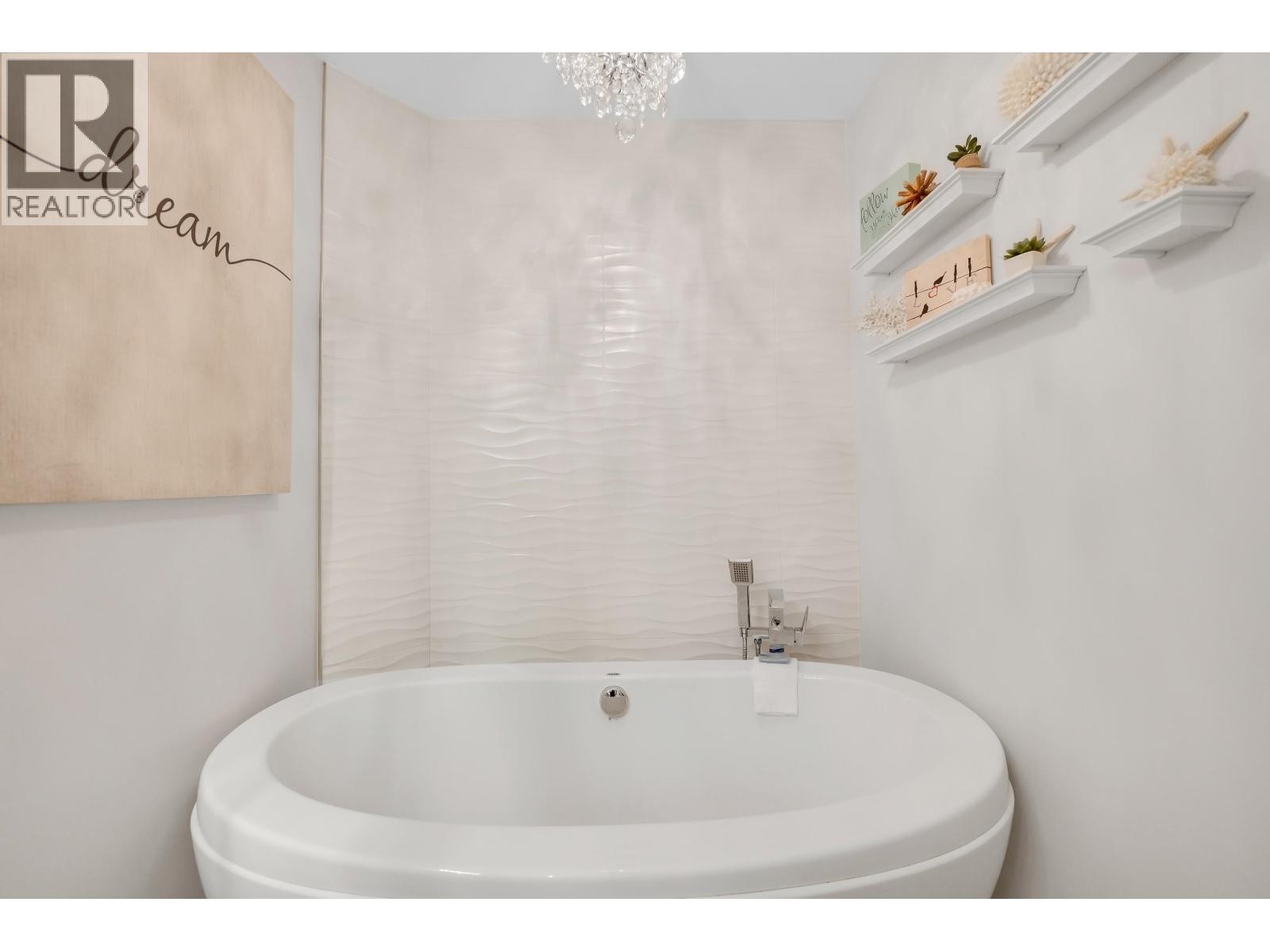 












10 2401 MAMQUAM ROAD

,
Squamish,




British Columbia
V8B0H6

