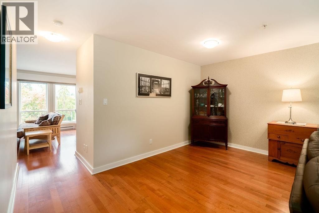












3 1233 MAIN STREET

,
Squamish,




British Columbia
V8B0P7


