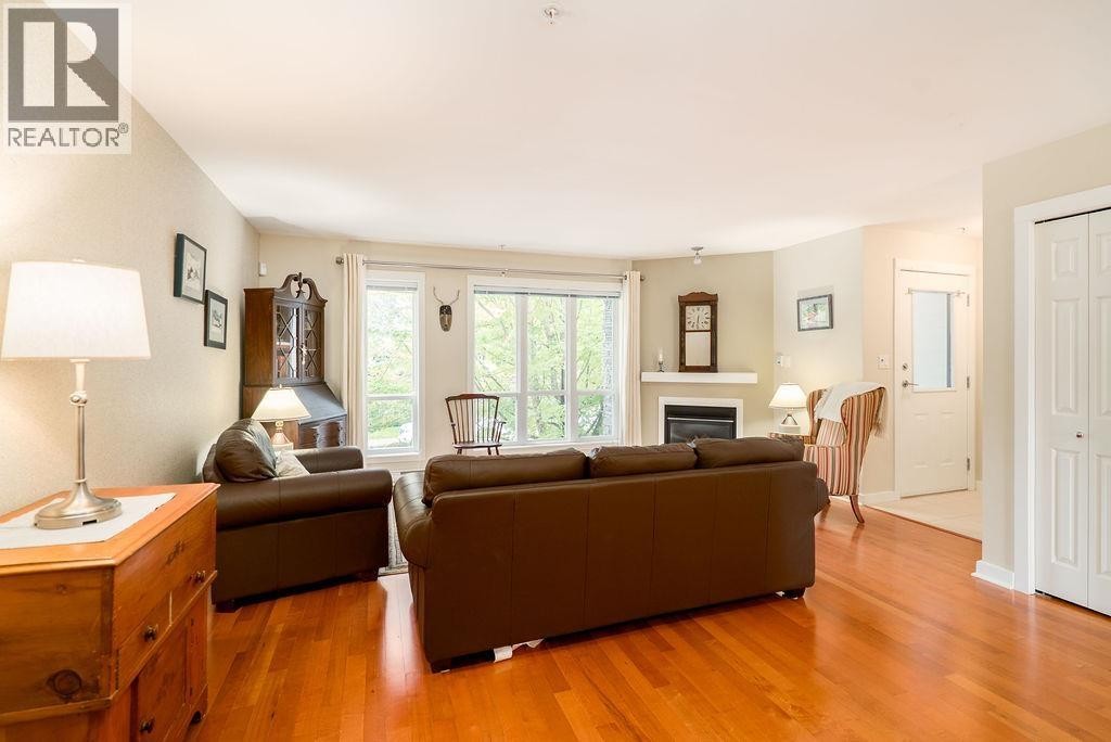 












3 1233 MAIN STREET

,
Squamish,




British Columbia
V8B0P7

