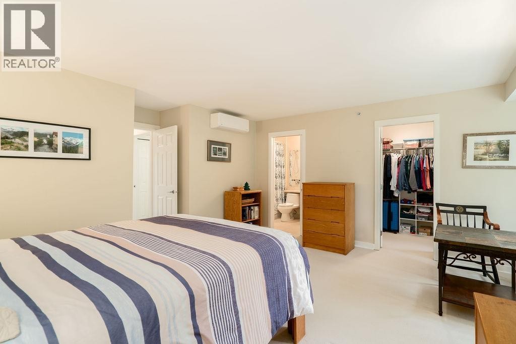 












3 1233 MAIN STREET

,
Squamish,




British Columbia
V8B0P7

