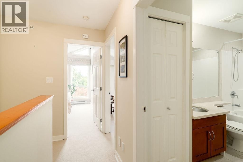 












3 1233 MAIN STREET

,
Squamish,




British Columbia
V8B0P7

