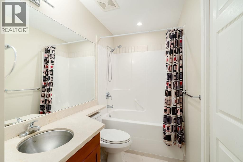 












3 1233 MAIN STREET

,
Squamish,




British Columbia
V8B0P7


