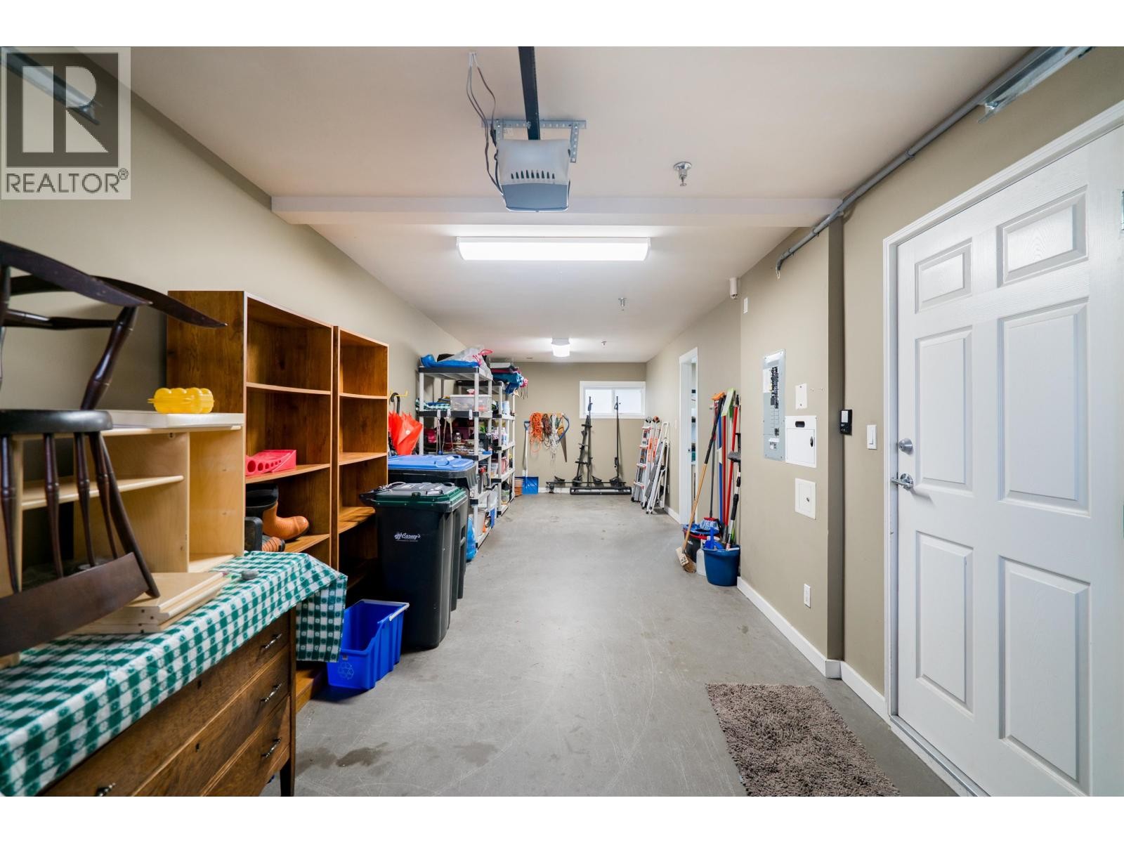 












3 1233 MAIN STREET

,
Squamish,




British Columbia
V8B0P7

