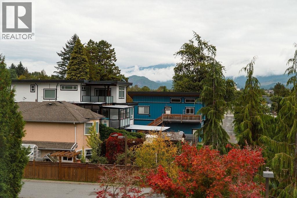 












3 1233 MAIN STREET

,
Squamish,




British Columbia
V8B0P7

