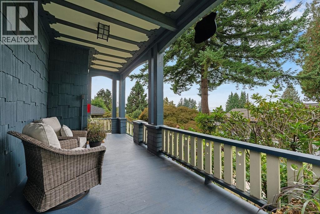 












3190 ST. GEORGES AVENUE

,
North Vancouver,




British Columbia
V7N1V2

