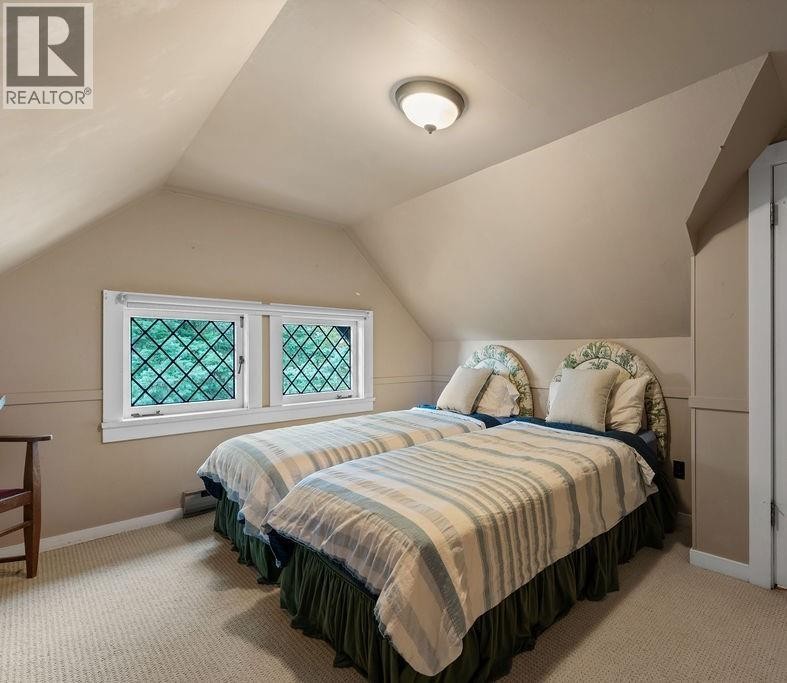 












3190 ST. GEORGES AVENUE

,
North Vancouver,




British Columbia
V7N1V2

