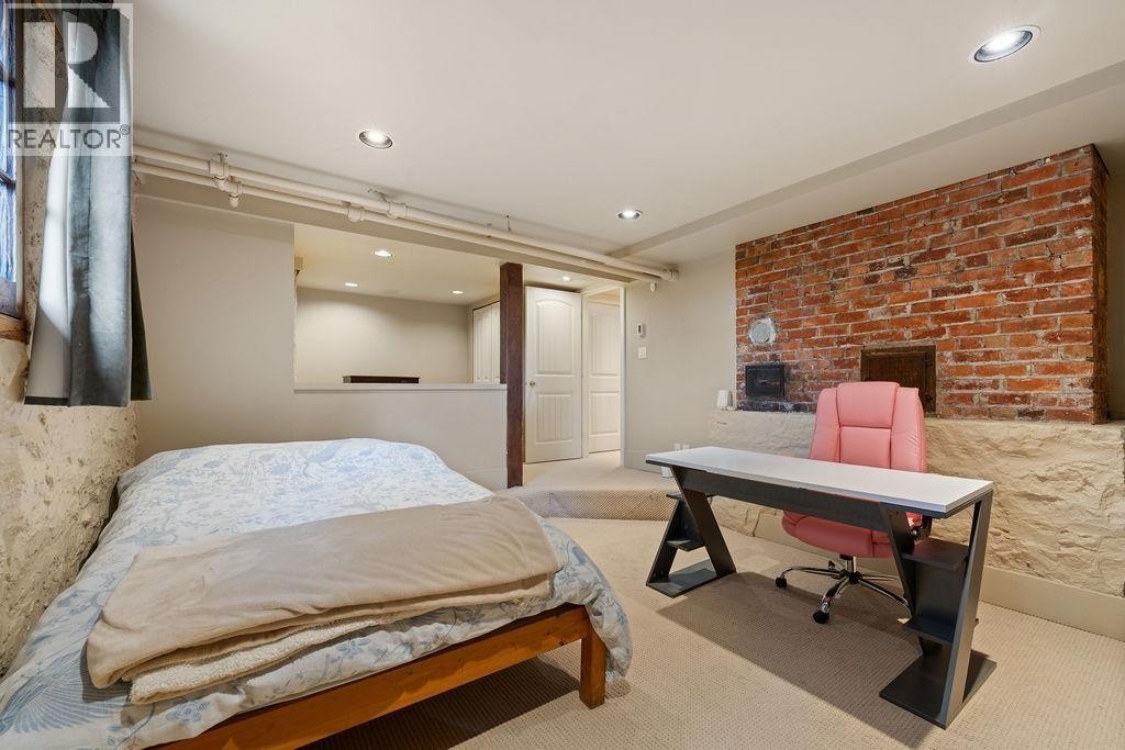












3190 ST. GEORGES AVENUE

,
North Vancouver,




British Columbia
V7N1V2

