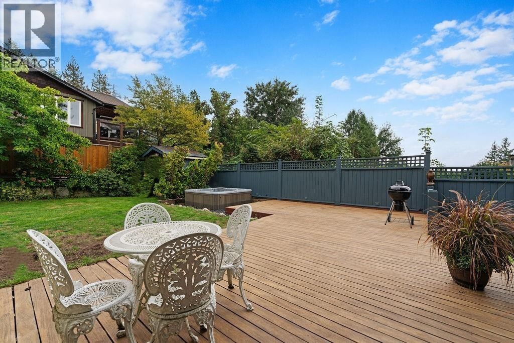 












3190 ST. GEORGES AVENUE

,
North Vancouver,




British Columbia
V7N1V2

