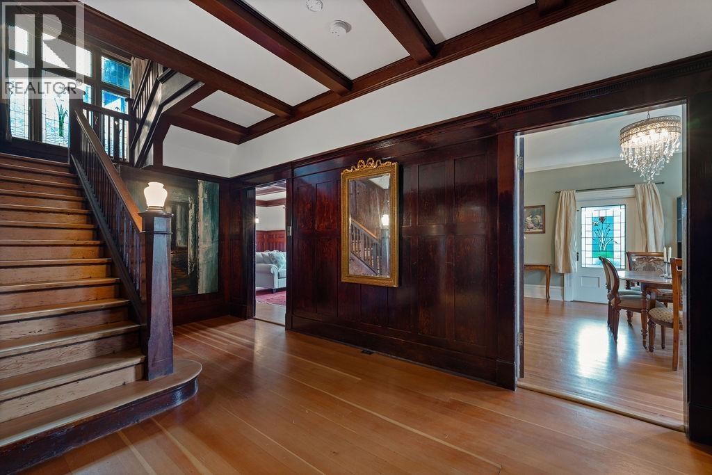 












3190 ST. GEORGES AVENUE

,
North Vancouver,




British Columbia
V7N1V2

