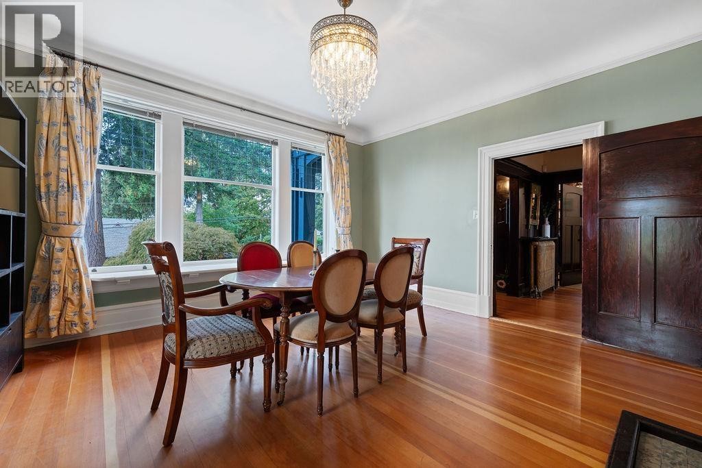 












3190 ST. GEORGES AVENUE

,
North Vancouver,




British Columbia
V7N1V2

