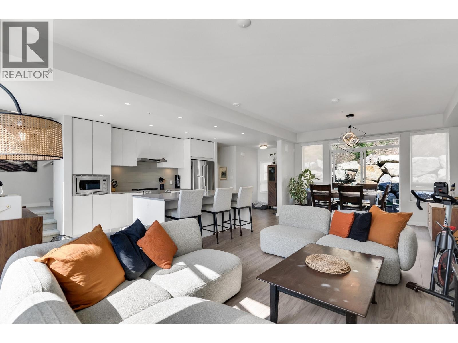 












41224 HIGHLINE PLACE

,
Squamish,




British Columbia
V8B1C2


