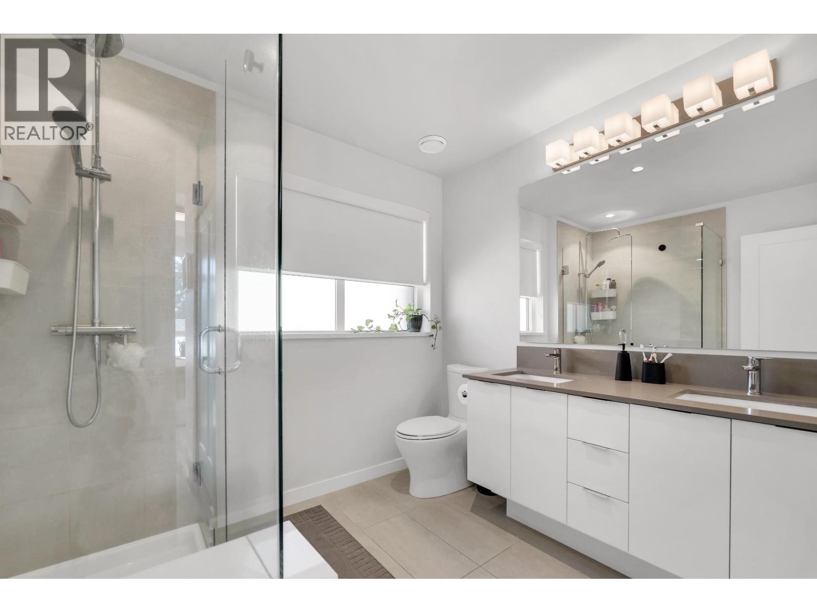 












41224 HIGHLINE PLACE

,
Squamish,




British Columbia
V8B1C2

