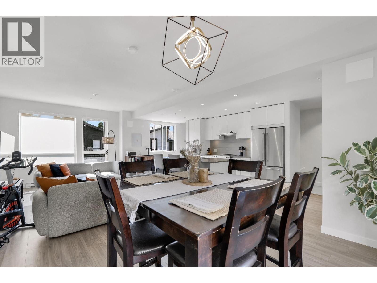 












41224 HIGHLINE PLACE

,
Squamish,




British Columbia
V8B1C2


