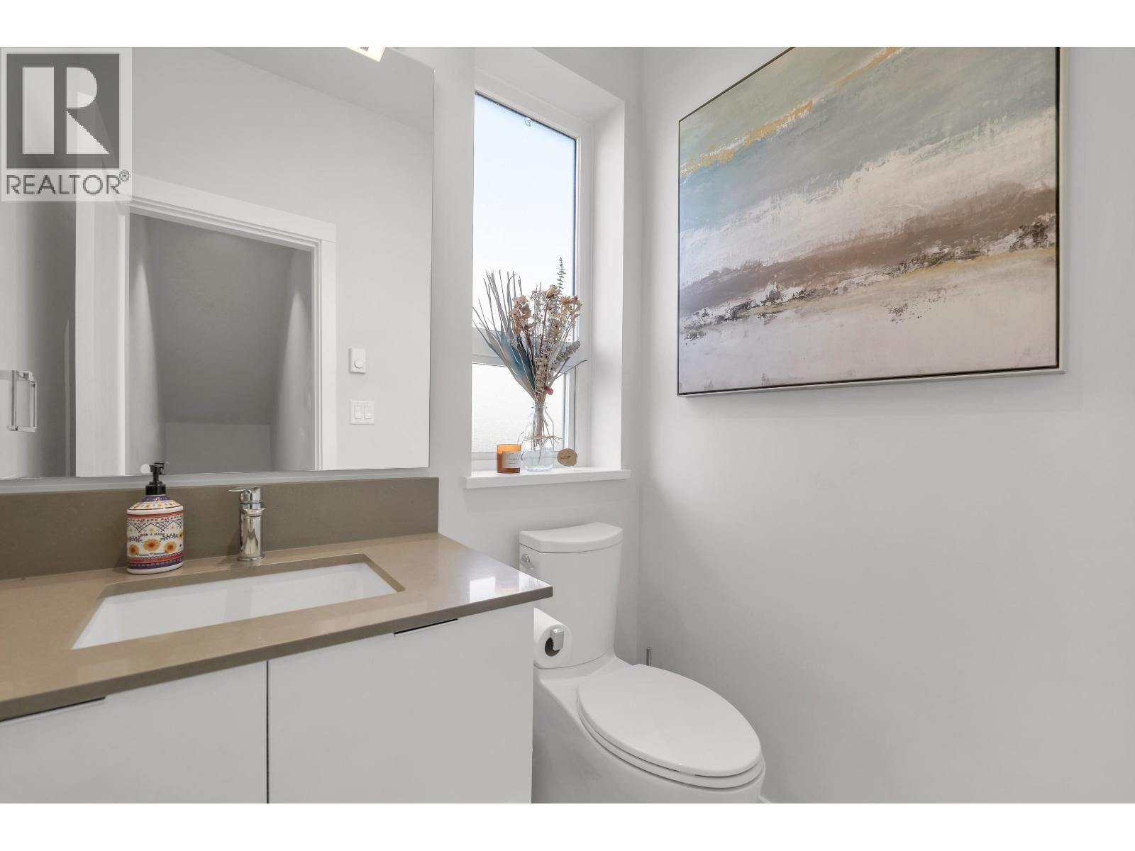 












41224 HIGHLINE PLACE

,
Squamish,




British Columbia
V8B1C2

