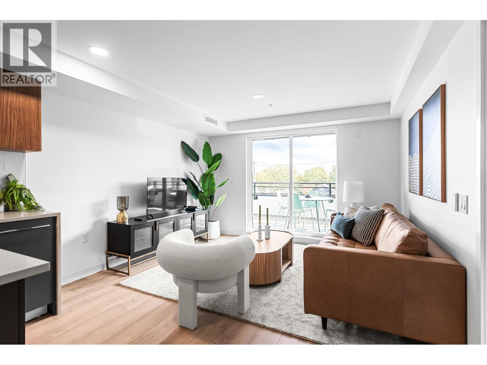 












204 2419 GRANT STREET

,
Vancouver,




British Columbia
V5K3G5

