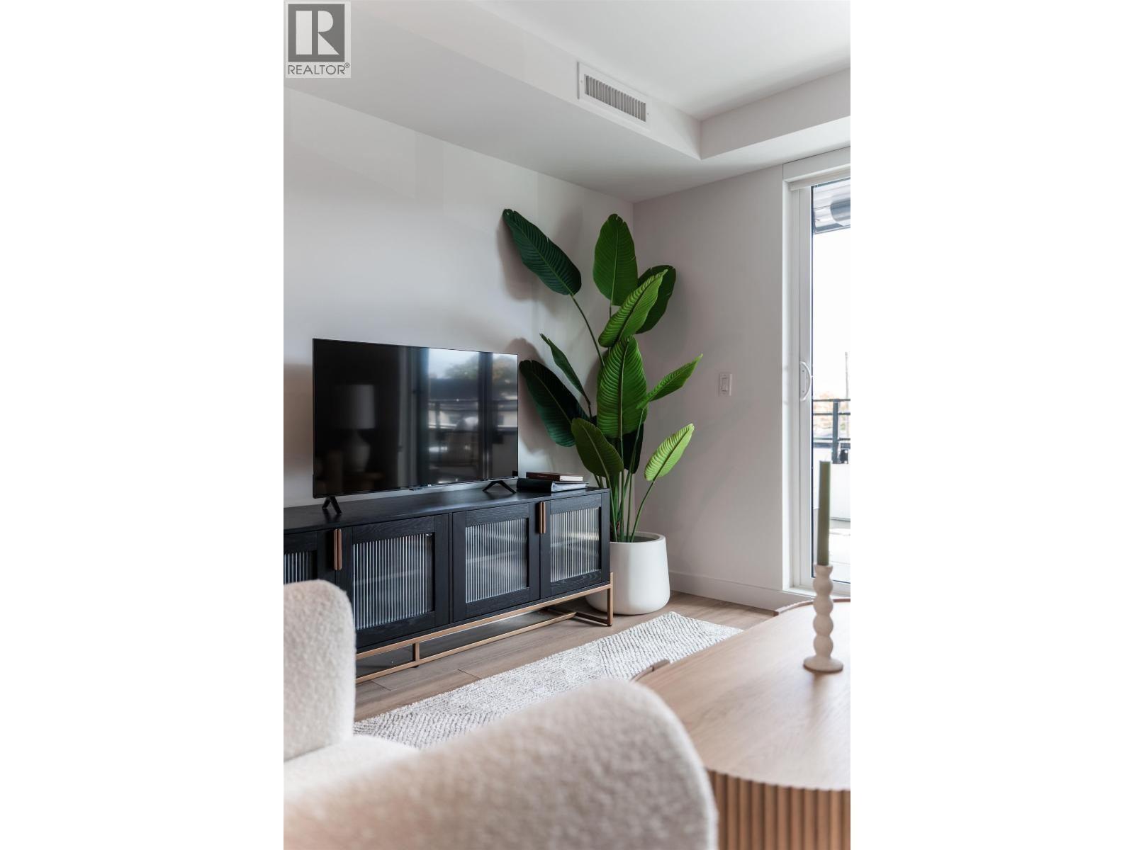 












204 2419 GRANT STREET

,
Vancouver,




British Columbia
V5K3G5

