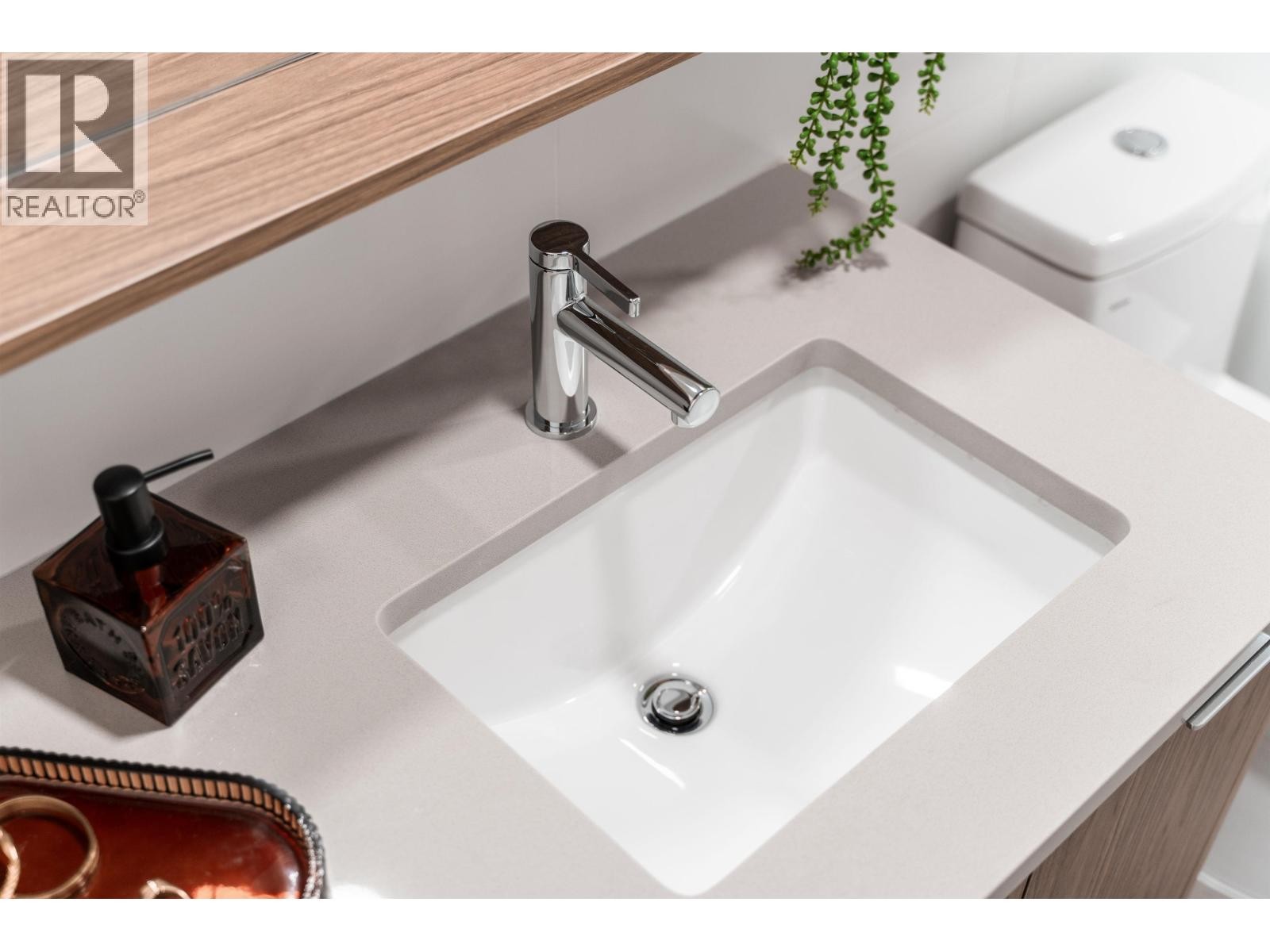 












204 2419 GRANT STREET

,
Vancouver,




British Columbia
V5K3G5

