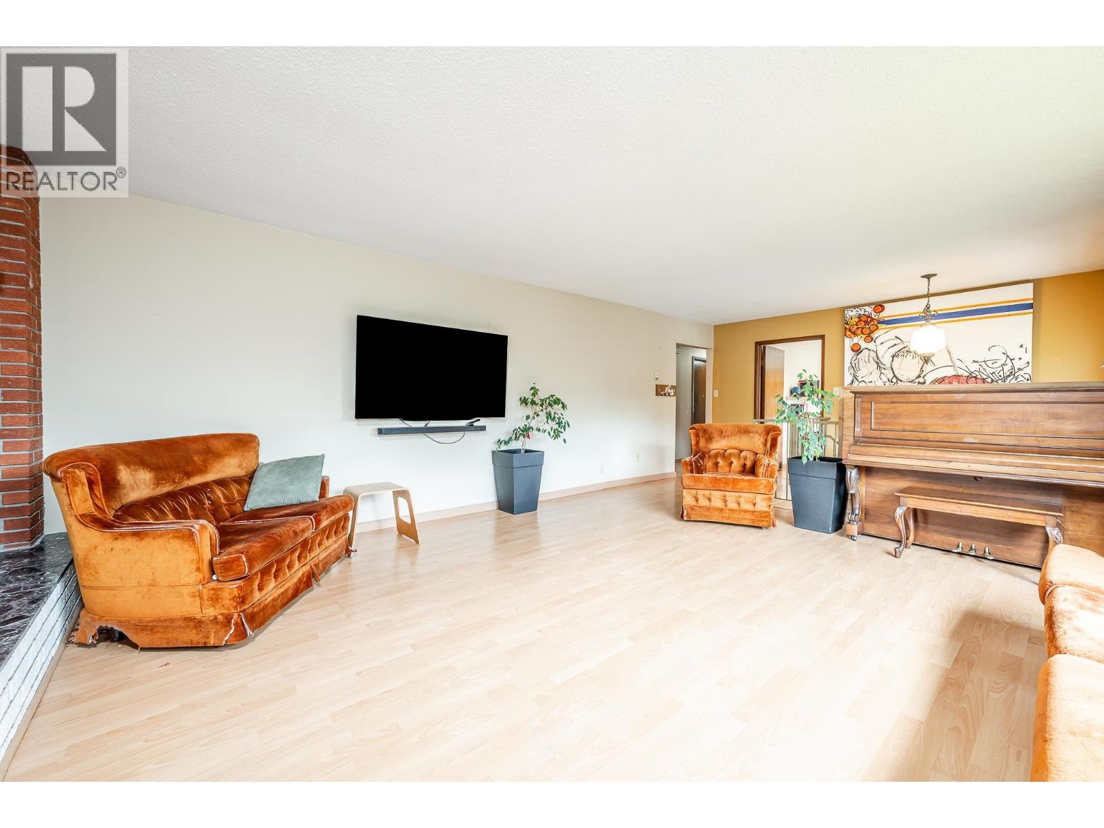 












2332 ARGYLE CRESCENT

,
Squamish,




British Columbia
V0N1T0

