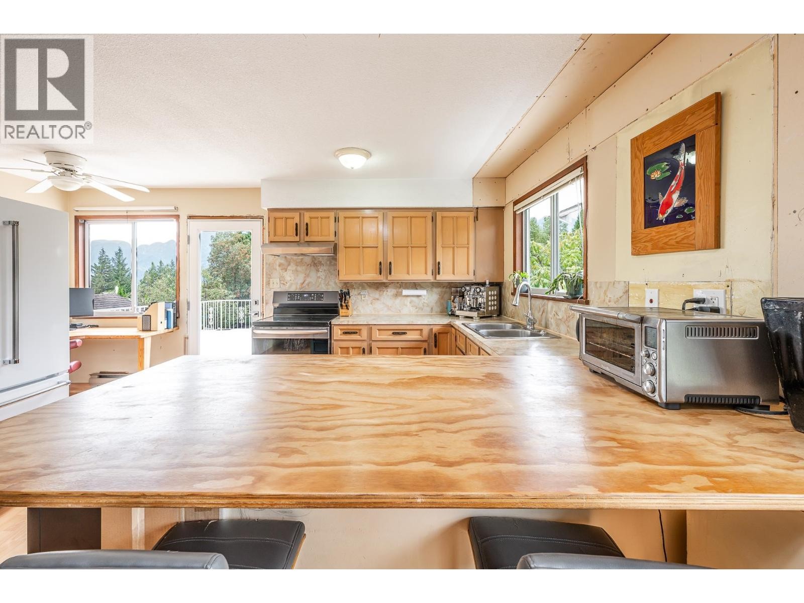 












2332 ARGYLE CRESCENT

,
Squamish,




British Columbia
V0N1T0

