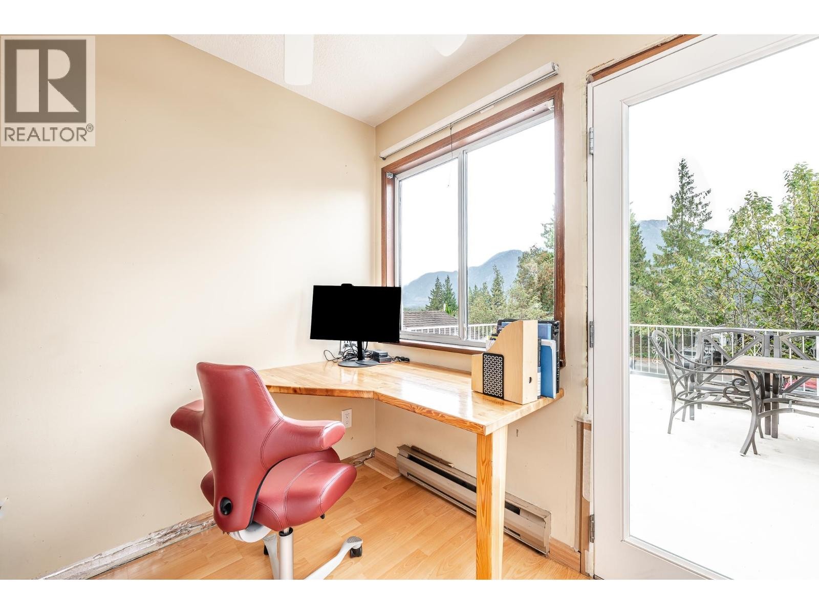 












2332 ARGYLE CRESCENT

,
Squamish,




British Columbia
V0N1T0

