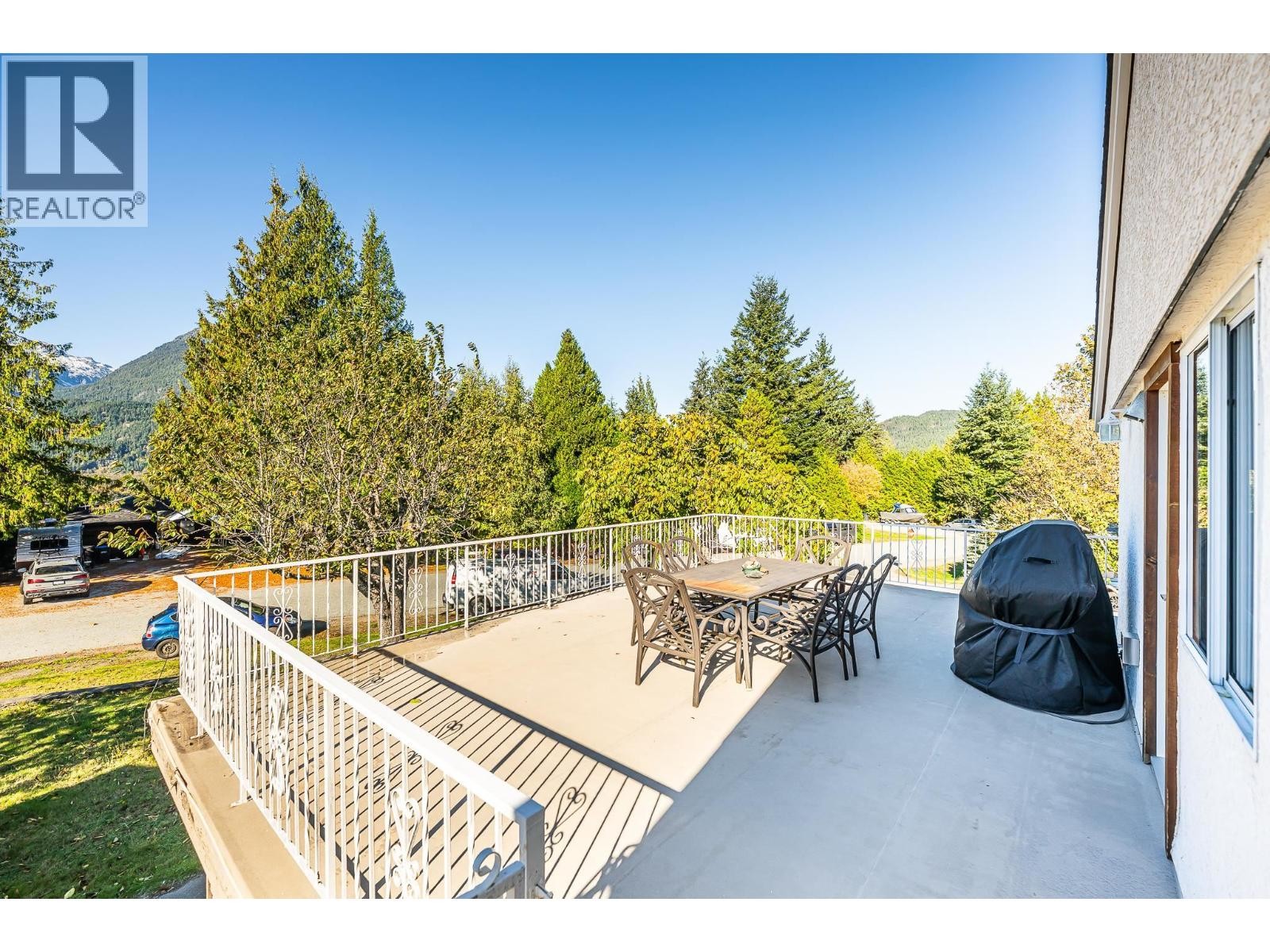 












2332 ARGYLE CRESCENT

,
Squamish,




British Columbia
V0N1T0


