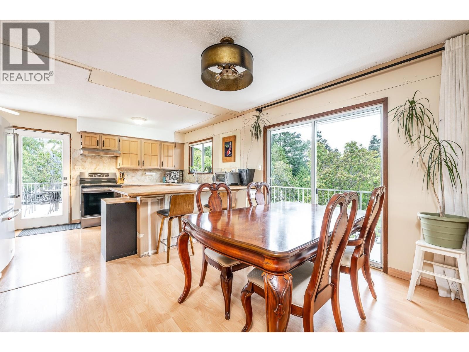 












2332 ARGYLE CRESCENT

,
Squamish,




British Columbia
V0N1T0

