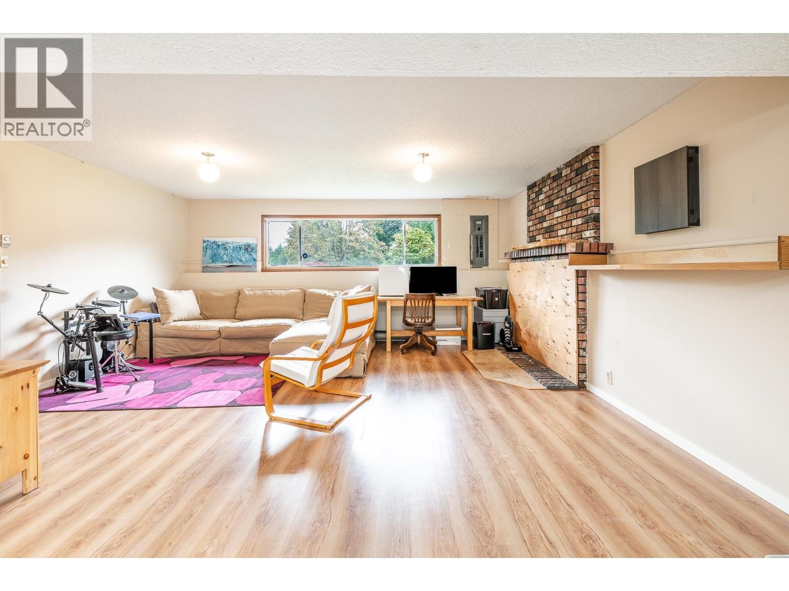 












2332 ARGYLE CRESCENT

,
Squamish,




British Columbia
V0N1T0


