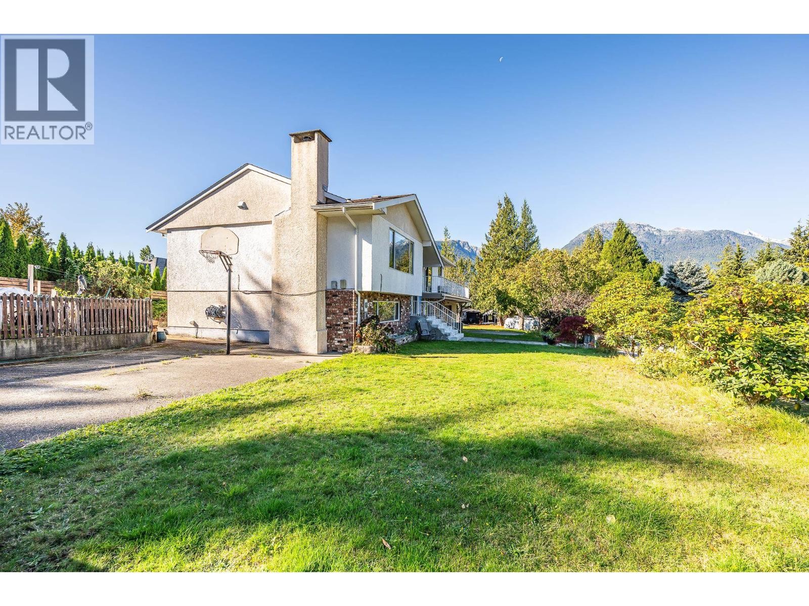












2332 ARGYLE CRESCENT

,
Squamish,




British Columbia
V0N1T0

