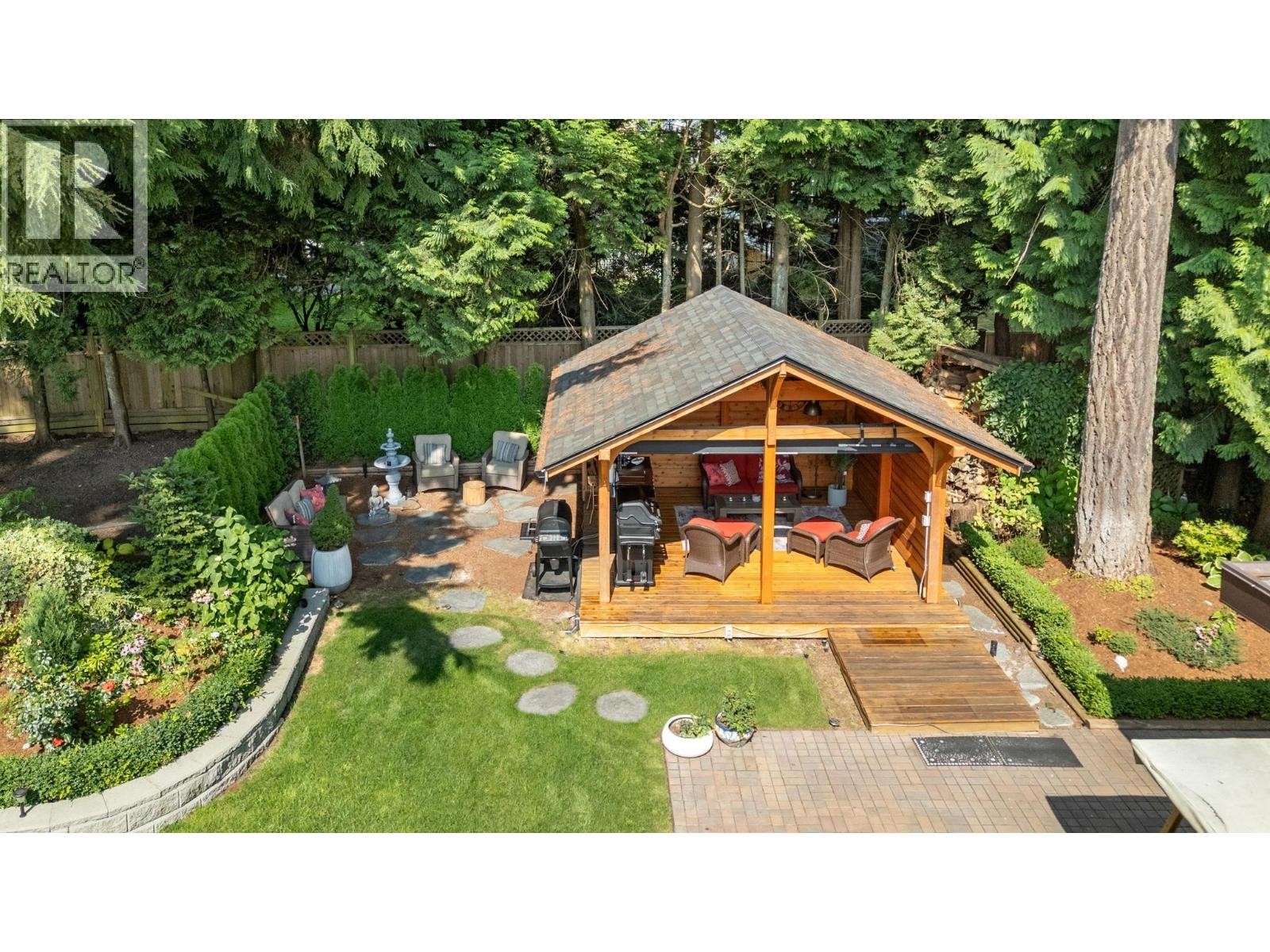 












2540 BOSWELL AVENUE

,
North Vancouver,




British Columbia
V7H1L7

