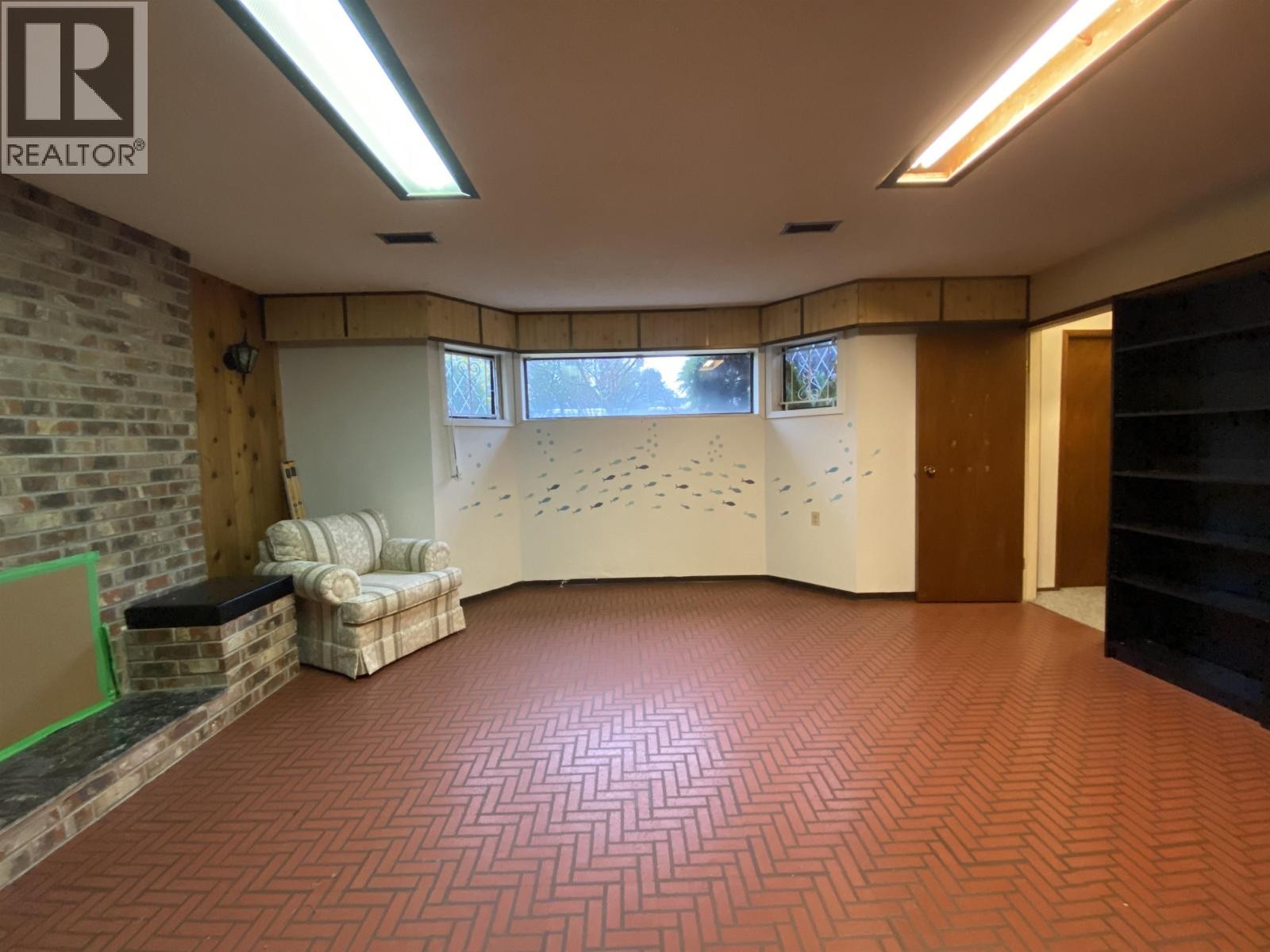 












6145 SHERBROOKE STREET

,
Vancouver,




British Columbia
V5W3N4


