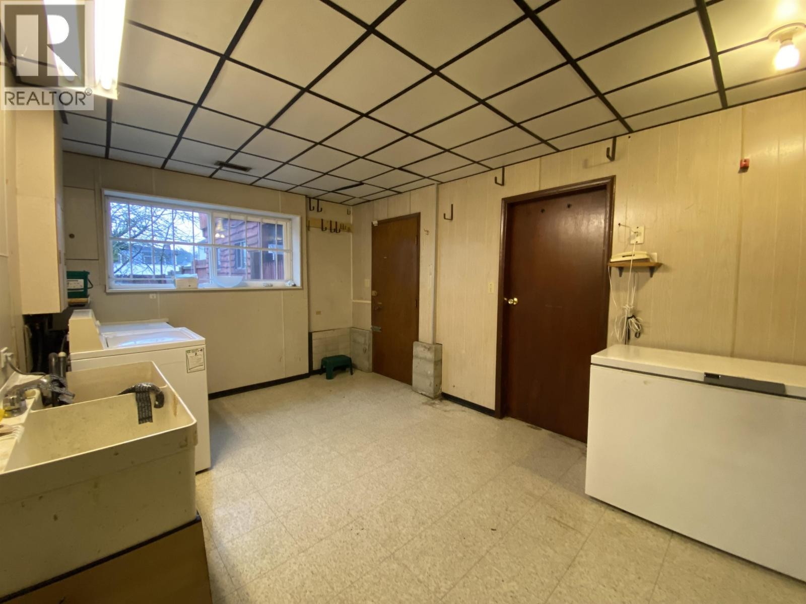












6145 SHERBROOKE STREET

,
Vancouver,




British Columbia
V5W3N4


