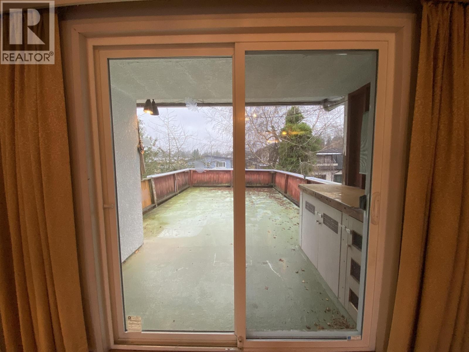 












6145 SHERBROOKE STREET

,
Vancouver,




British Columbia
V5W3N4

