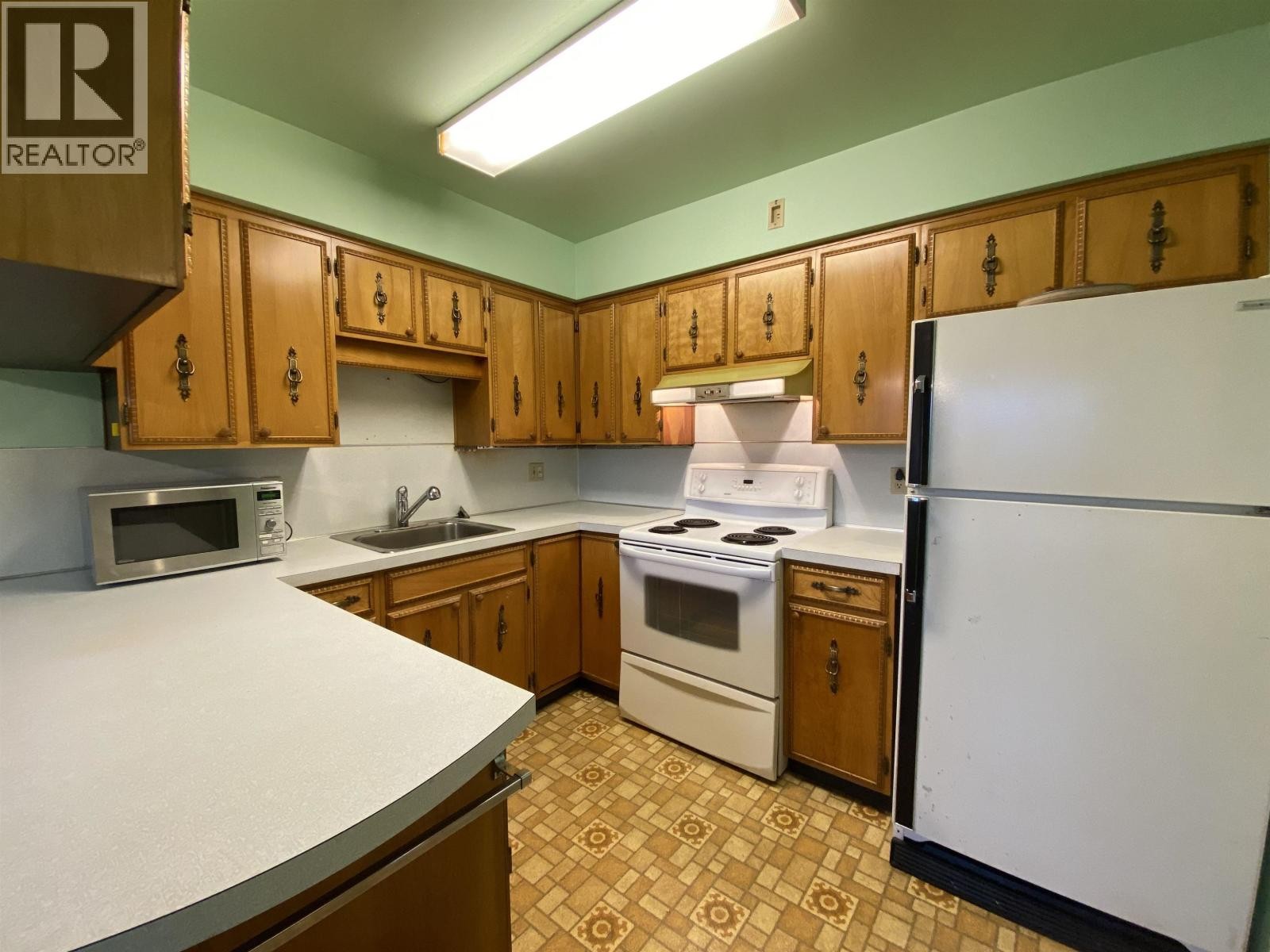 












6145 SHERBROOKE STREET

,
Vancouver,




British Columbia
V5W3N4

